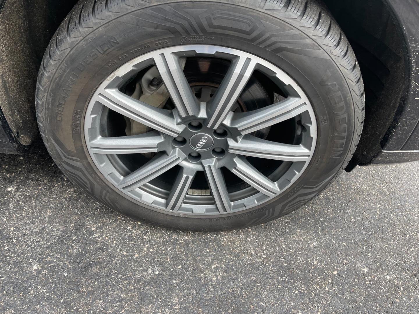 2019 Black /Brown Audi Q7 3.0T Premium Plus quattro (WA1LAAF77KD) with an 3.0L V6 DOHC 24V Supercharged engine, 8A transmission, located at 11115 Chardon Rd. , Chardon, OH, 44024, (440) 214-9705, 41.580246, -81.241943 - Photo#3